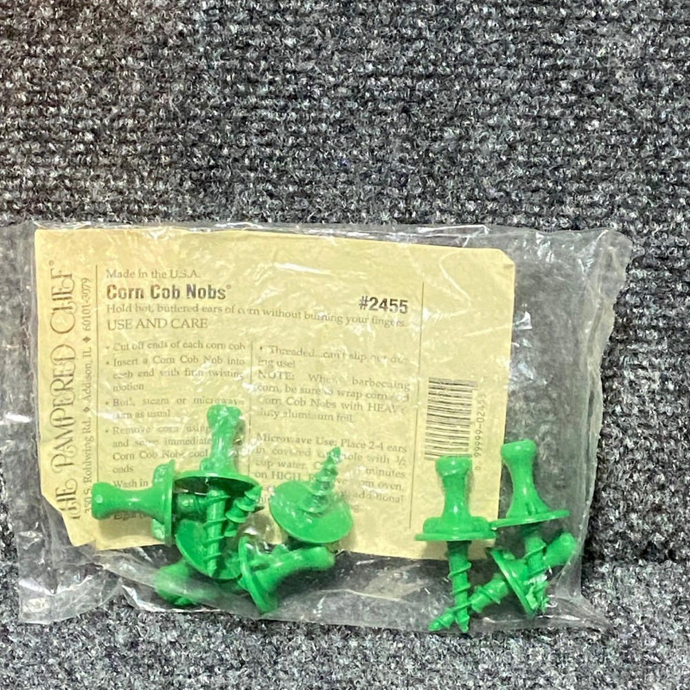 Pampered Chef Corn Cob Nobs 2455 Vintage Green Screw-In Corn Holders Set of 8